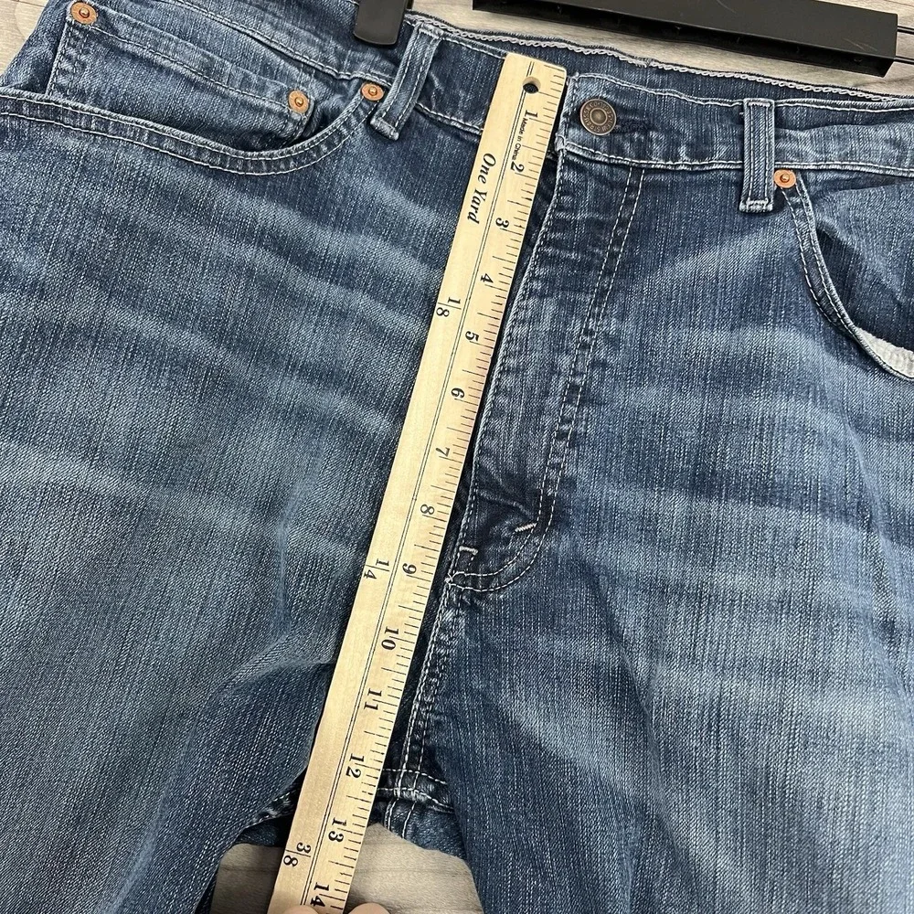 Levis Jeans Mens 38 Fits 35x28 Straight Medium Wash Denim Logo‎ Basic Everyday